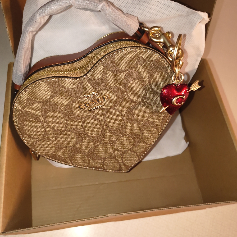 Coach Heart-Shaped Brown Tan Bag - Picture 5 of 8